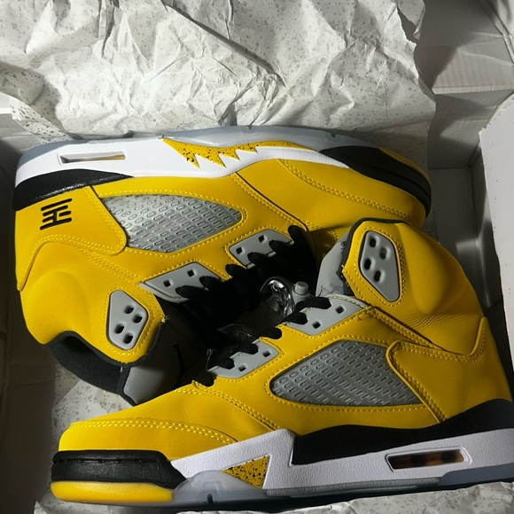 Jordan Other - Jordan Sneakers Yellow and Black